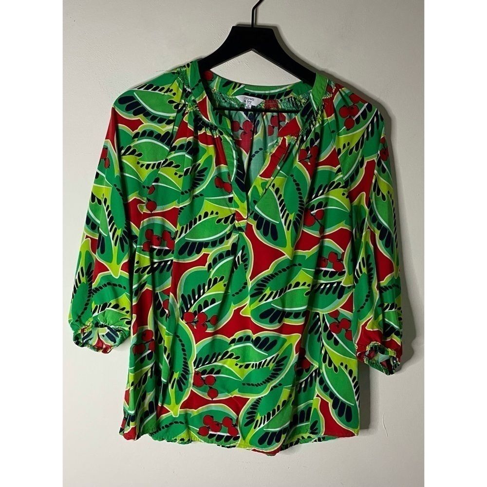 Crown & Ivy Green Floral Frond Print Top Size M